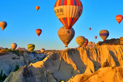 Die Welt entdecken: Touren, Hotels & eSIM
