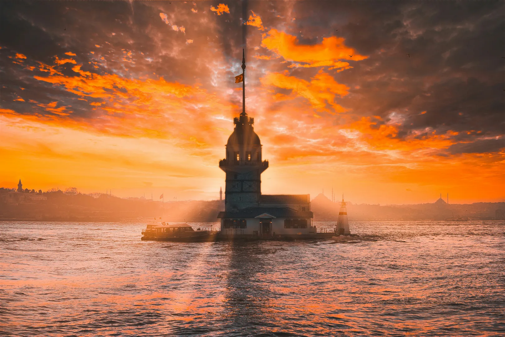 Mädchenturm: Istanbuls ikonisches Bosporus-Juwel - 2