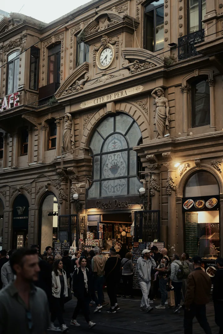 Istiklal-Straße: Istanbuls pulsierende historische Lebensader - 4
