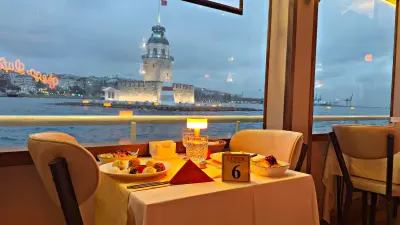 Istanbul Bosphorus Dinner Cruise & Nightlife Experience - 3