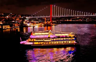 Istanbul Bosphorus Dinner Cruise & Nightlife Experience - 4
